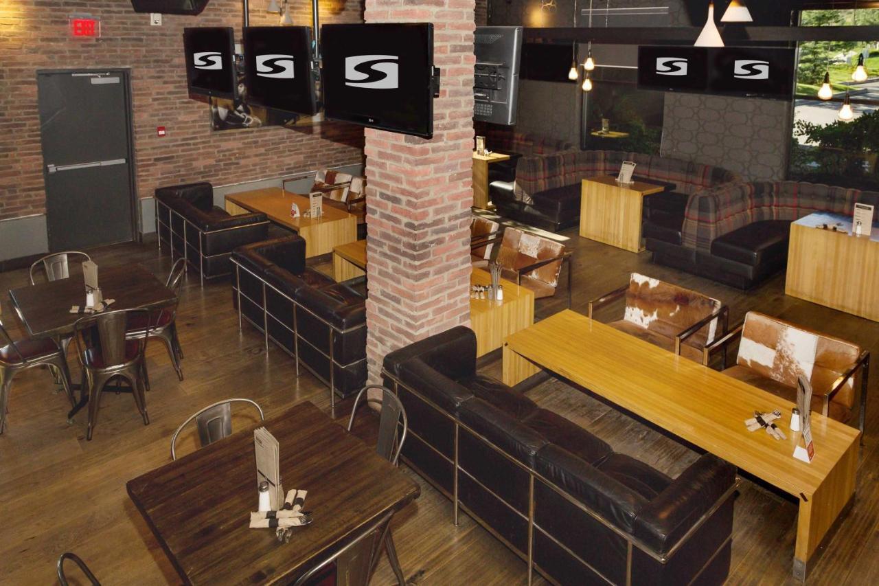 Sandman Hotel & Suites Calgary South Esterno foto