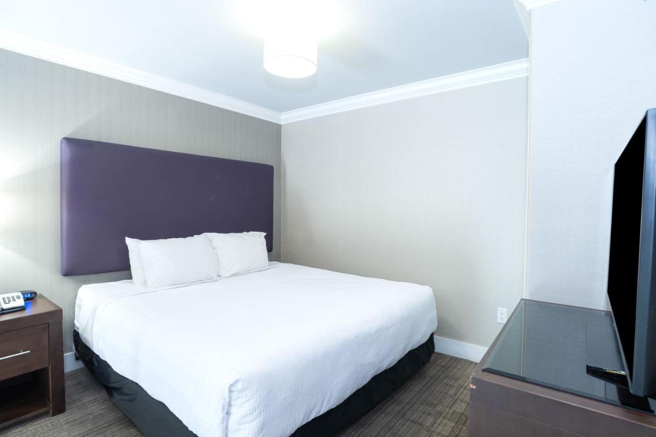 Sandman Hotel & Suites Calgary South Esterno foto