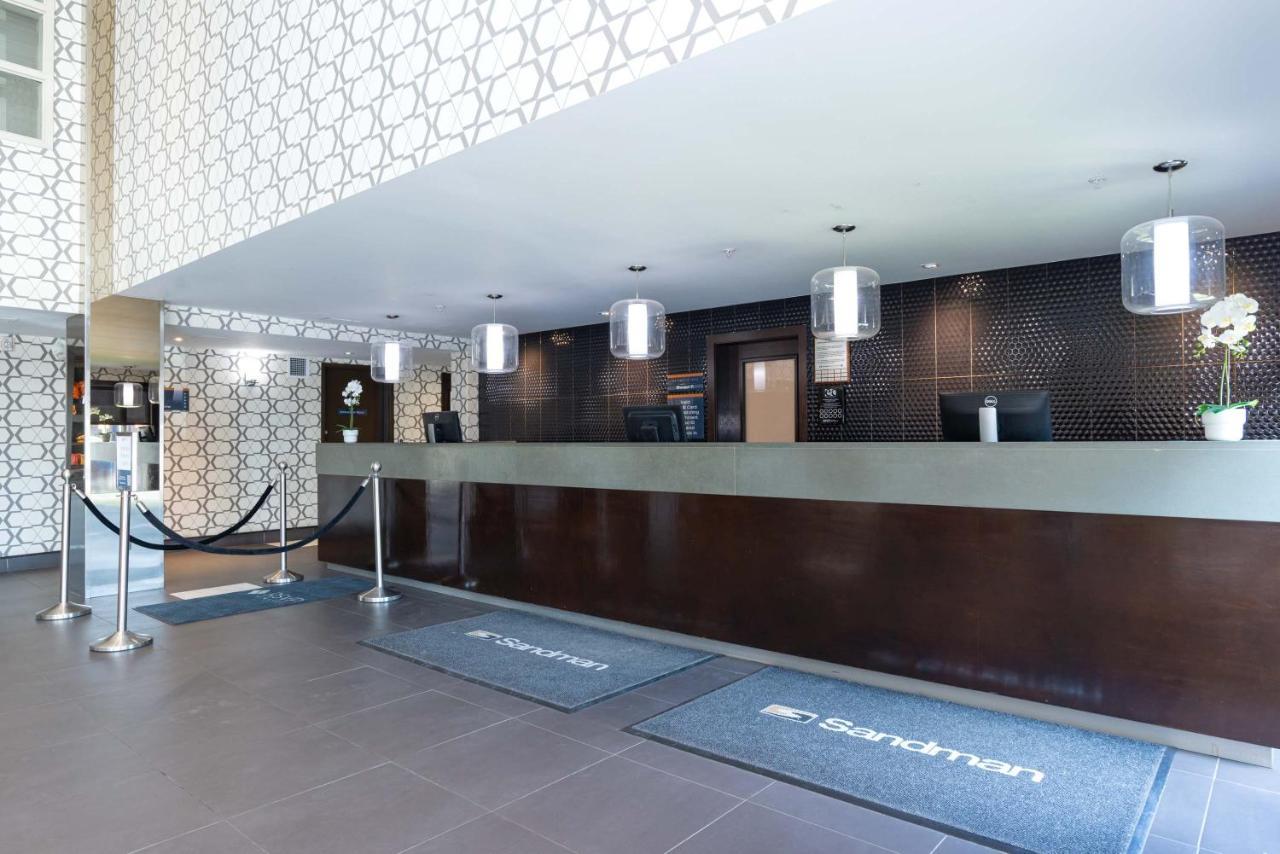 Sandman Hotel & Suites Calgary South Esterno foto