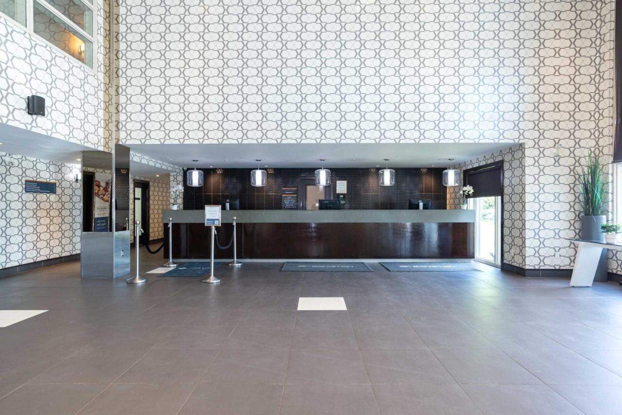 Sandman Hotel & Suites Calgary South Esterno foto