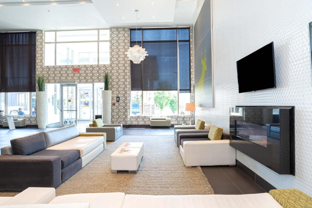 Sandman Hotel & Suites Calgary South Esterno foto