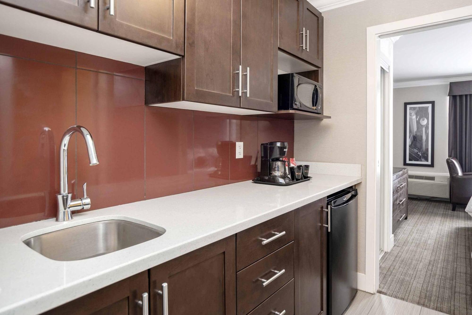 Sandman Hotel & Suites Calgary South Esterno foto