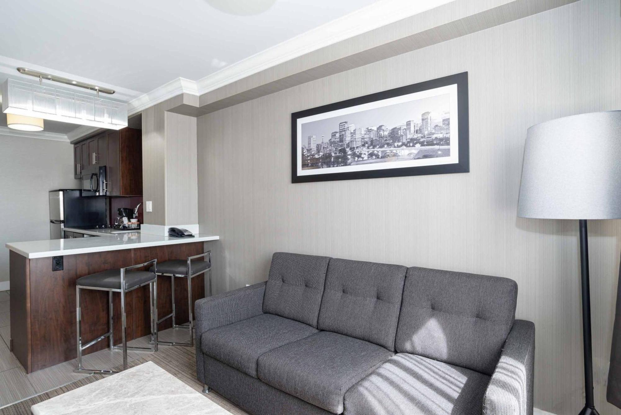 Sandman Hotel & Suites Calgary South Esterno foto