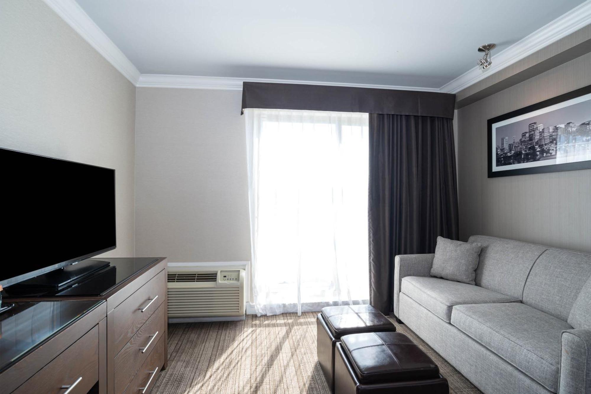 Sandman Hotel & Suites Calgary South Esterno foto