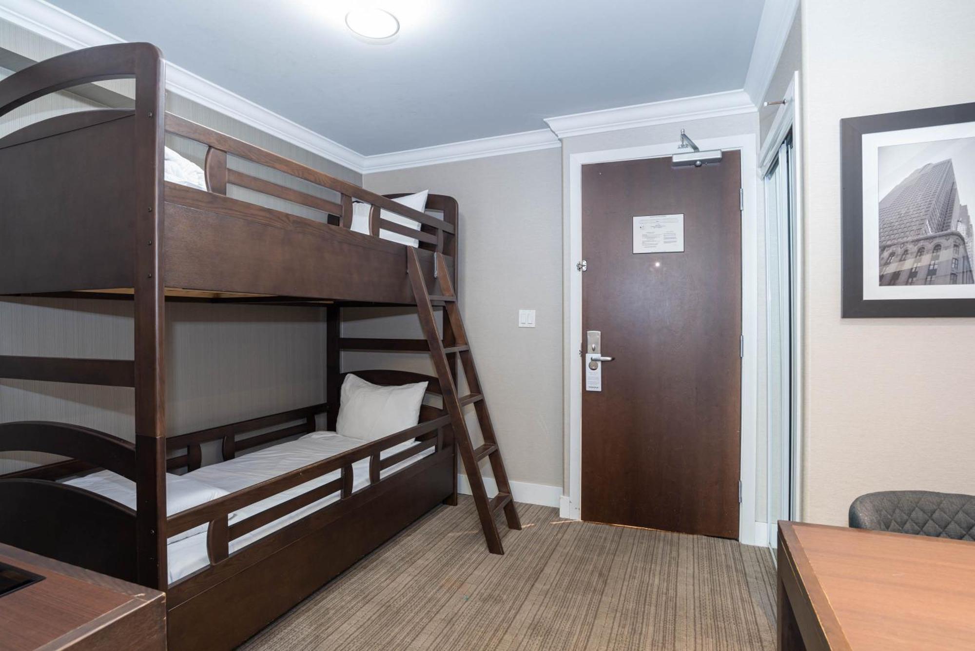 Sandman Hotel & Suites Calgary South Esterno foto