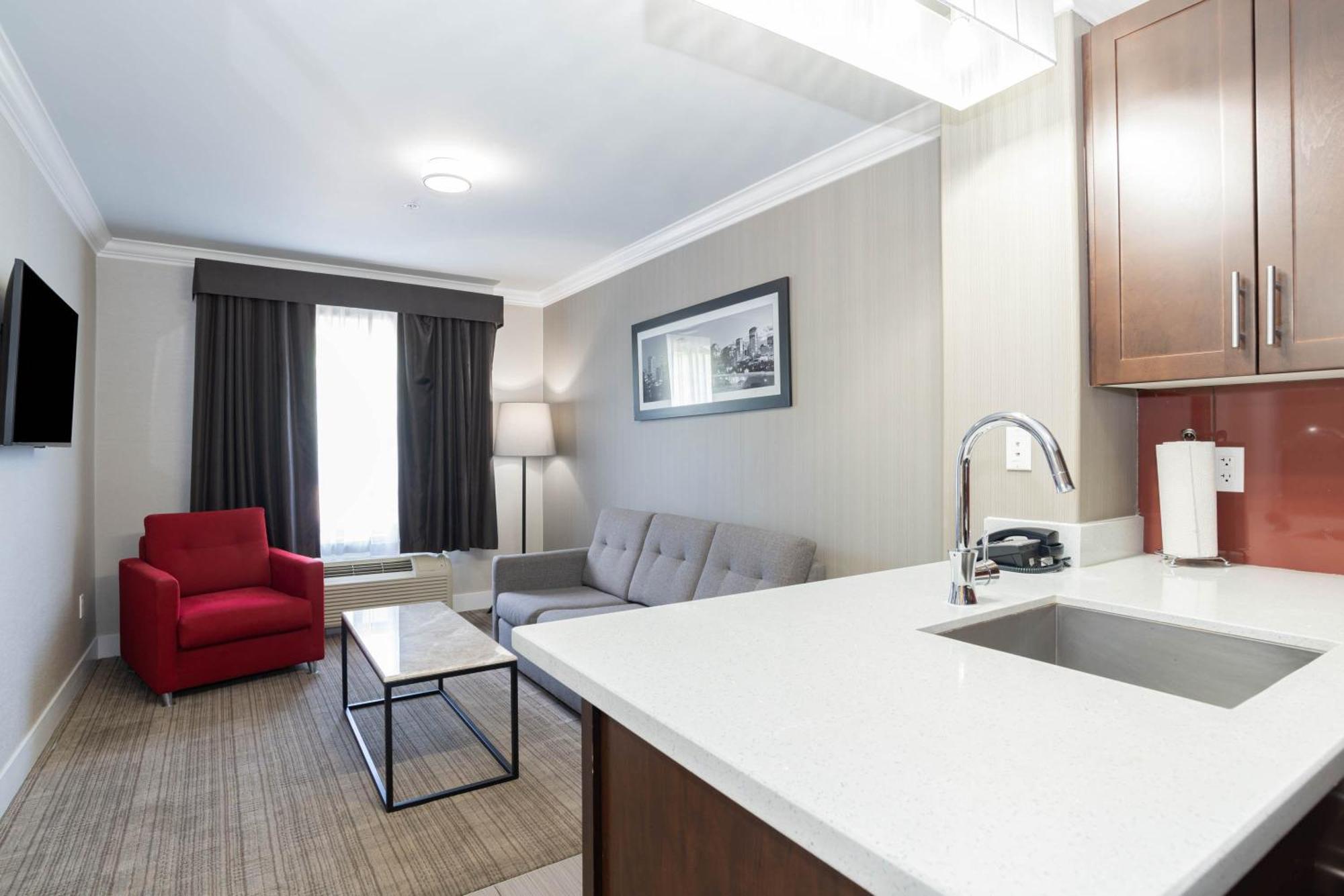 Sandman Hotel & Suites Calgary South Esterno foto