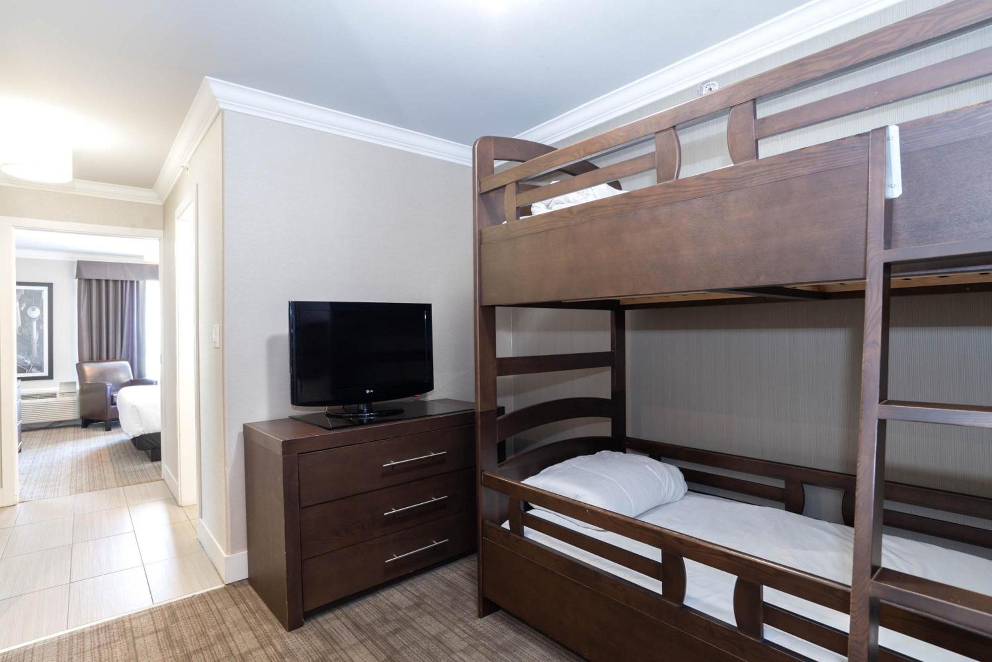 Sandman Hotel & Suites Calgary South Esterno foto