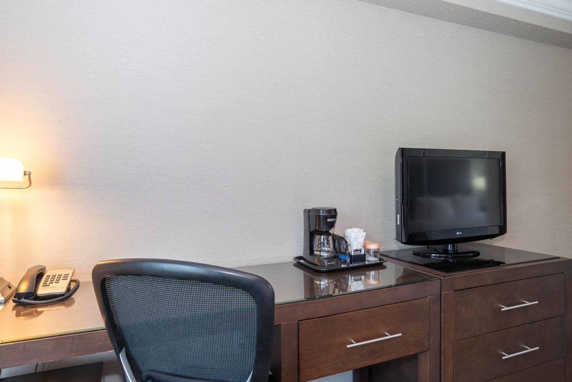 Sandman Hotel & Suites Calgary South Esterno foto