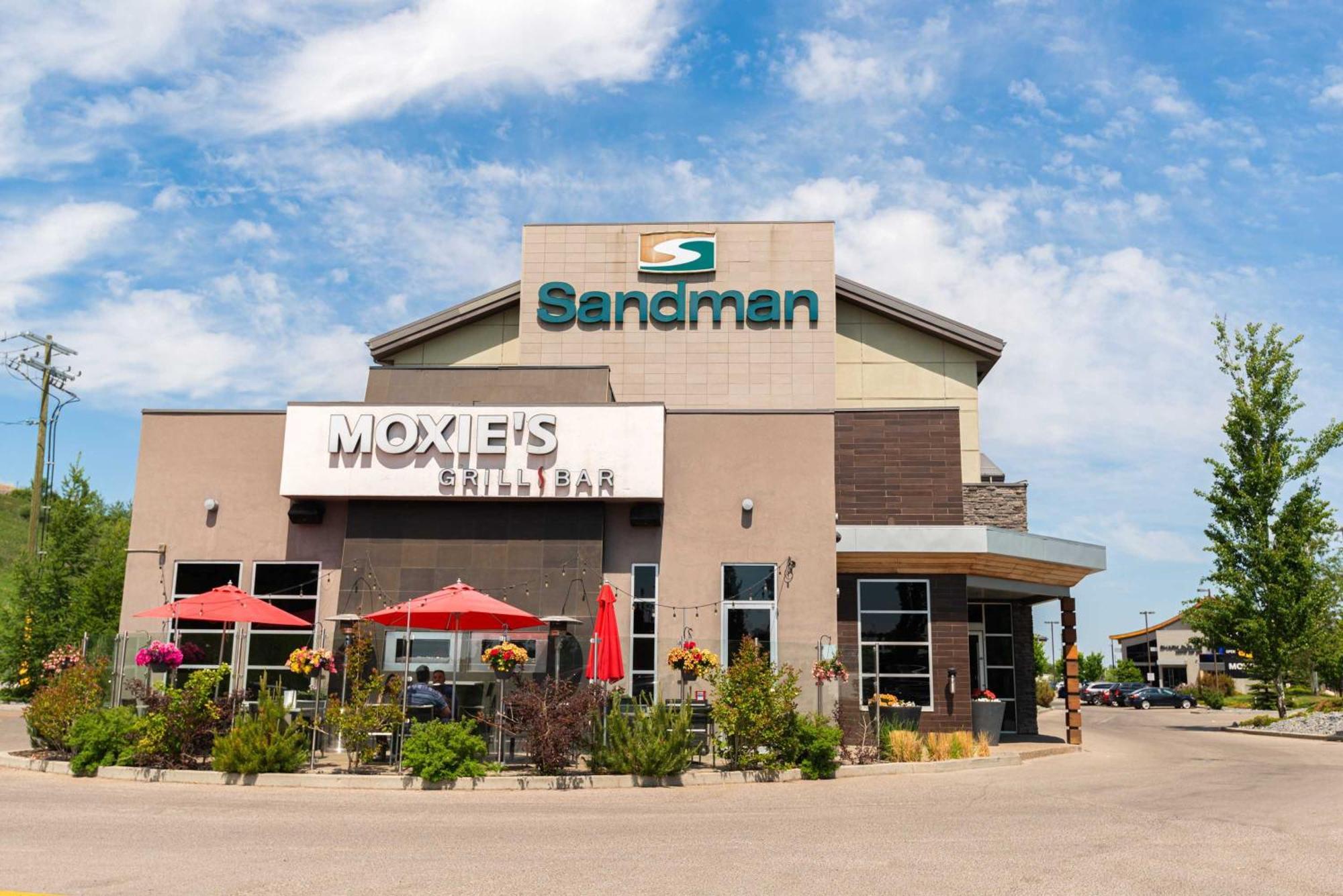 Sandman Hotel & Suites Calgary South Esterno foto