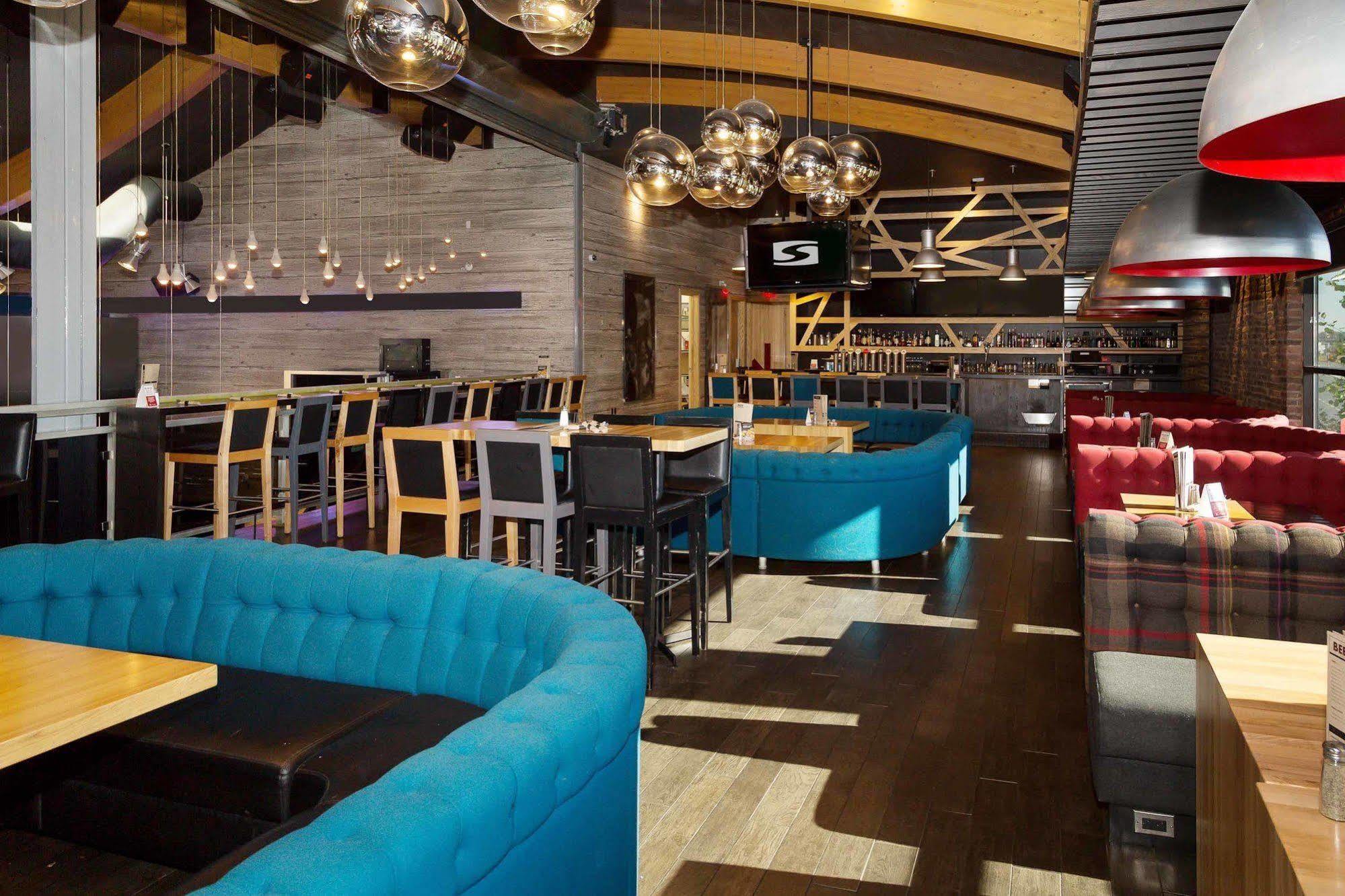 Sandman Hotel & Suites Calgary South Esterno foto