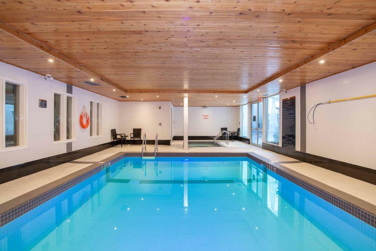 Sandman Hotel & Suites Calgary South Esterno foto